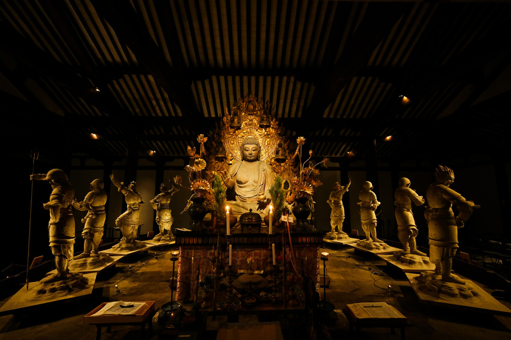 千年を超える奈良の仏さま-今に残る奈良の「千年仏(せんねんぶつ)」。 様々な歴史を超え、受け継がれてきた想いに、そっと耳を澄ませてみませんか。