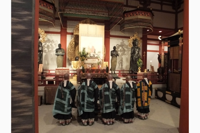 奈良仏教の伝統を体感。慈恩会/薬師寺