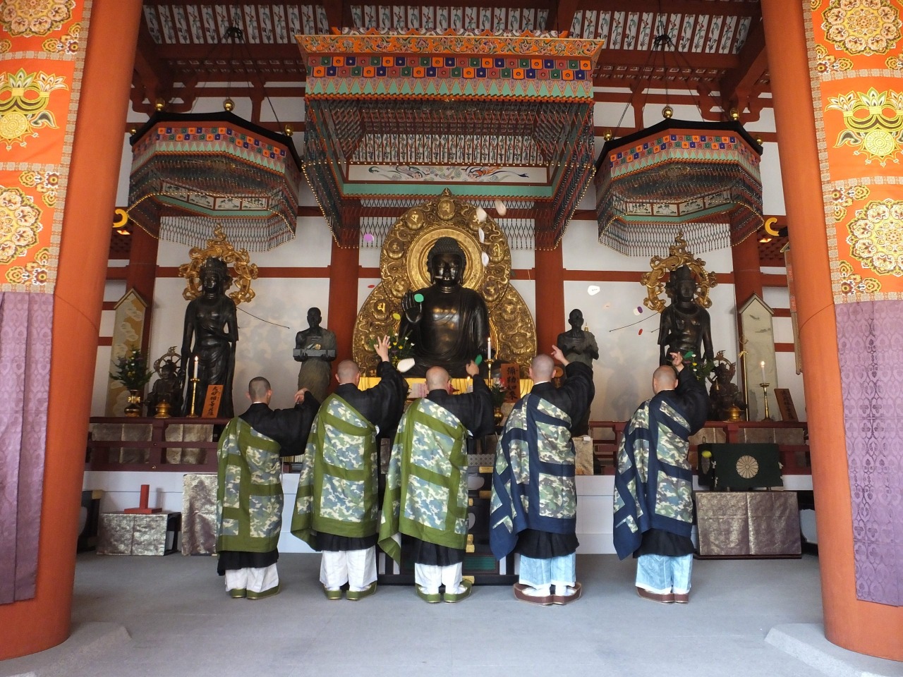 勅使を迎えて行われる雅やかな法要。最勝会/薬師寺